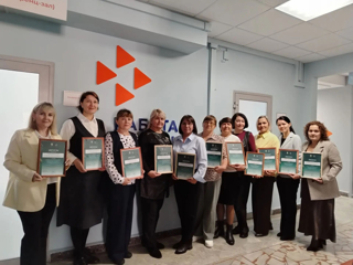 Поздравляем учителя начальных классов Марину Олеговну Семенову!