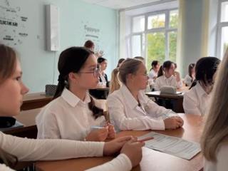 В нашей школе была проведена исследовательская работа «Лента времени».
