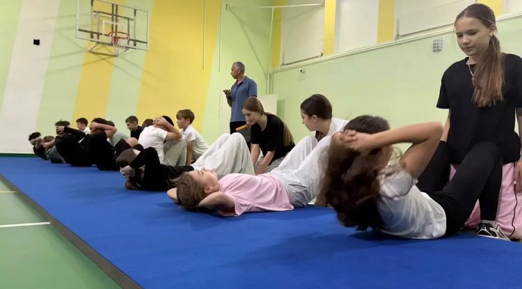 В школе №3 традиционно проводится сдача нормативов Всероссийского физкультурно-спортивного комплекса "Готов к труду и обороне"