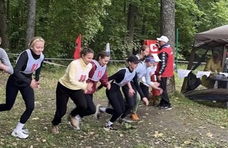 Сила духа и сила тела: педагоги школы № 3 города Канаш блеснули на легкоатлетическом кроссе!