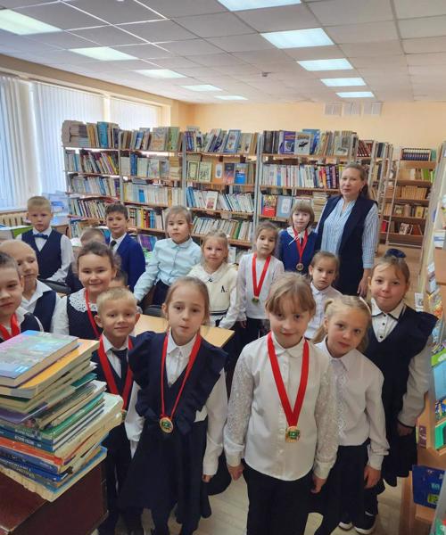 Первое свидание с книгой: 1 «А» в гостях у библиотеки
