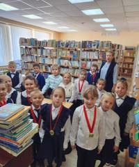 Первое свидание с книгой: 1 «А» в гостях у библиотеки
