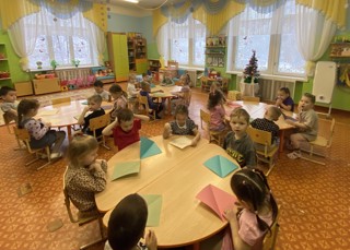 Изготовление стаканчика в технике оригами