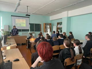 С обучающимися 5-9 классов МБОУ"Шатьмапосинская ООШ " социальный педагог Магамедова Р. А. провела профилактическую беседу, посвящённую проблеме безопасности при использовании подростками сети Интернет