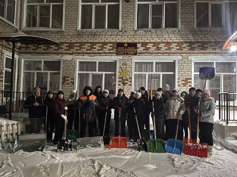 Трудовой десант. Благодарность родителям и волонтёрам.