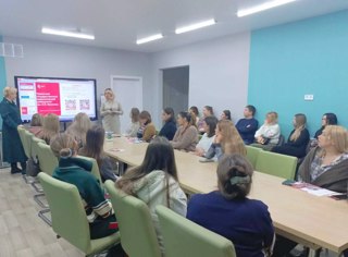 Для родителей школ города Чебоксары была организована встреча по важному и актуальному вопросу: "Быть чутким к подростку. Риски самоповреждающего поведения"