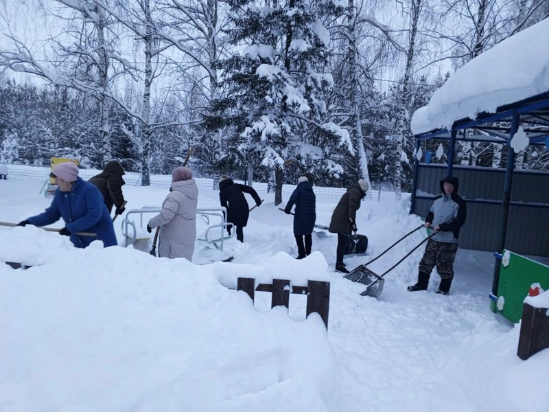 Снежный десант родителей