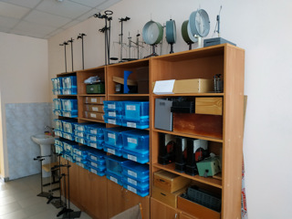 kabinet-fiziki-201-lab.jpg