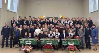 В Яльчикской школе имени Героя России Н.А.Петрова состоялось торжественное открытие «Парт Героев»