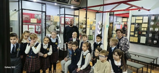 В преддверии празднования дня Защитника Отечества учащиеся 2а класса (классный руковолитель Ромашенькина Н.А.), 3г класса (классный руководитель Титова Л.Н.) посетили интерактивное занятие Чувашского национального музея "Что в мешках носили деды, одержавшие Победу?"