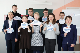 Ученики Ахматовской школы познакомились с профессиями защитников Отечества