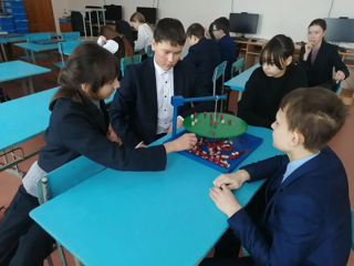 Увлекательная игра «Балансир»