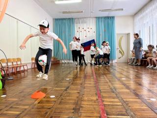 праздник День Защитника Отечества в подготовительной группе "Юмах"