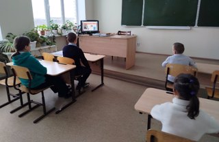 Герой из соседнего двора .