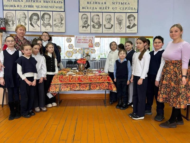 Праздничное мероприятие «Широкая масленица» участников театральной студии  «Хӗлхем»