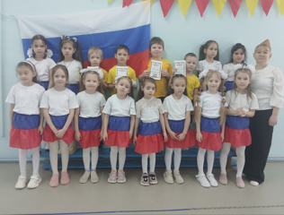 "А ну - ка, мальчики! А ну - ка, папы!"