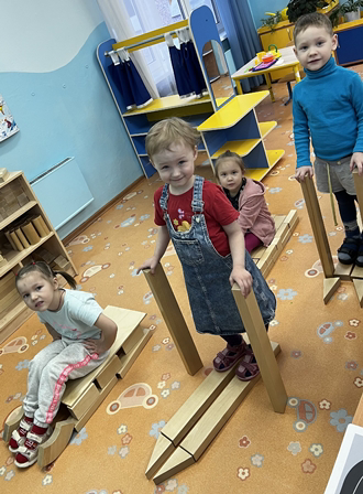 Юные конструкторы из "Ручейка" покоряют зиму