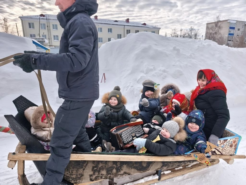 Катание на лошадях в Масленицу
