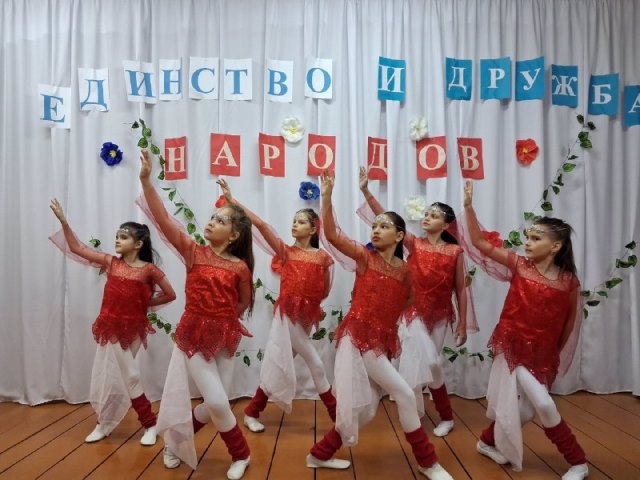 Ансамбль танца «Фламинго» принял участие в концертной программе «В дружбе народов единство России».